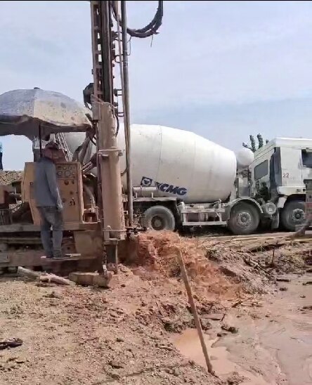 凤阳岩石井施工